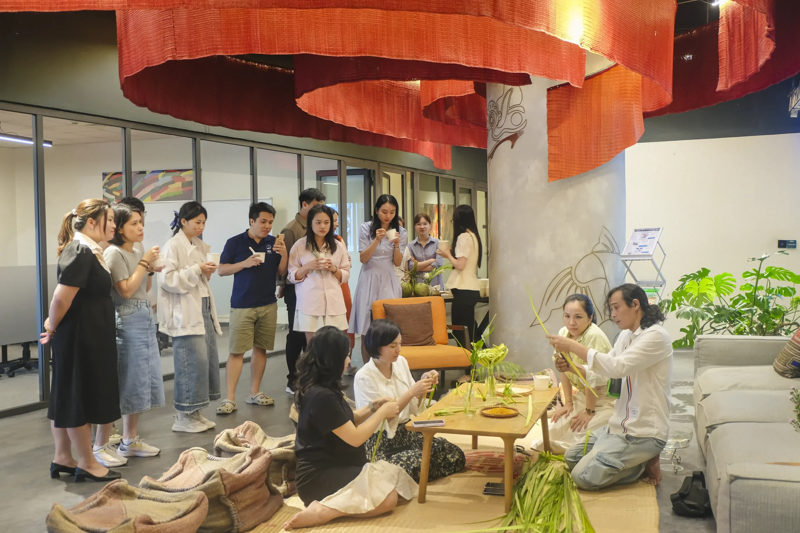ban-lam-viec-linh-hoat-cho-khong-gian-lam-viec-hien-dai